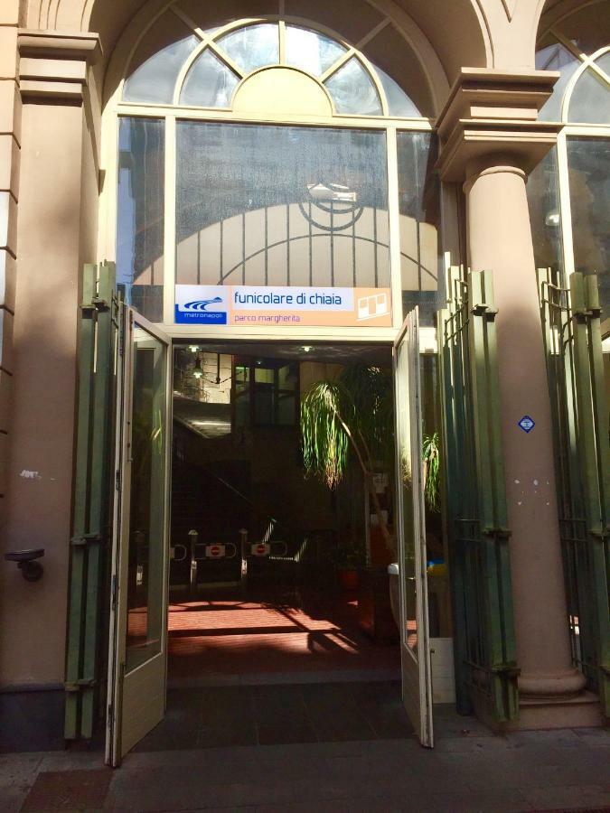 那不勒斯Da Polly A Piazza Amedeo住宿加早餐旅馆 外观 照片